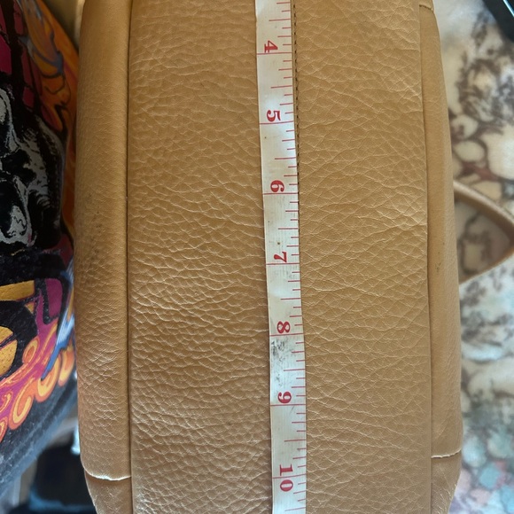 HAMMITT~Elegant Tan Leather Shoulder Bag&Leather I'd wallet Holder🌻🌻 - Picture 5 of 10